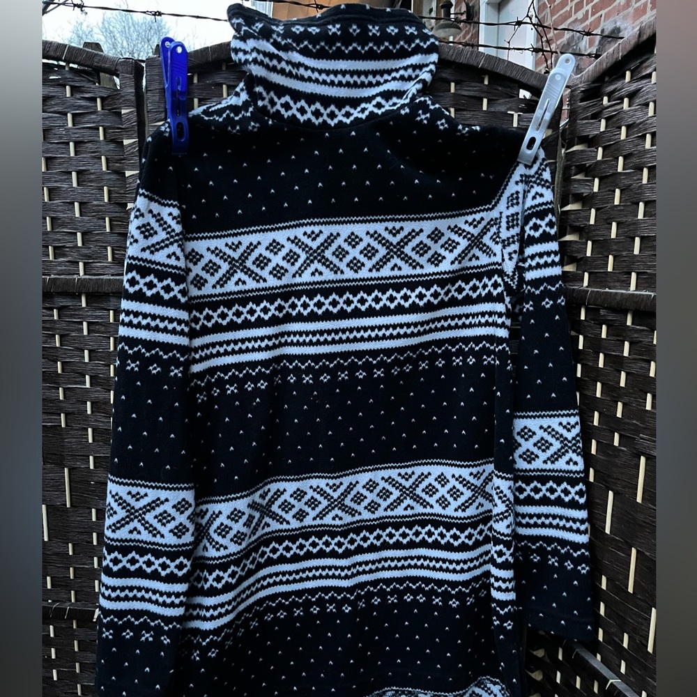 Lands’ End Fleece Pullover Turtleneck Black and white, super soft